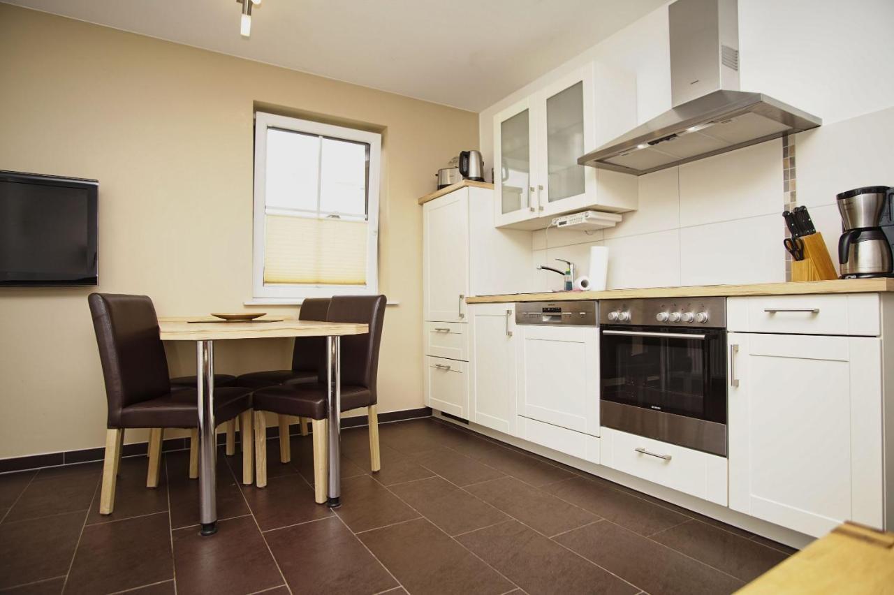Ferienhaus De niege Wech Wohnung 02 mit Sauna- und Schwimmbadnutzung im AHOI Sellin Thiessow Exterior foto