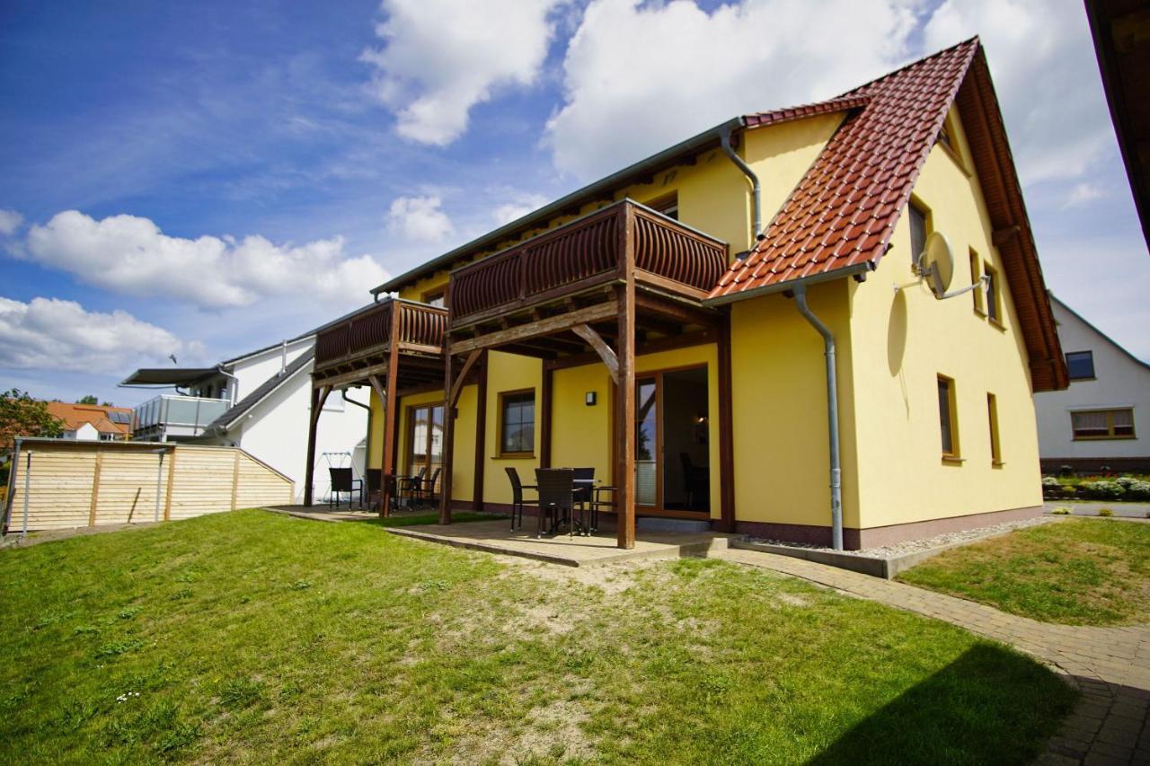 Ferienhaus De niege Wech Wohnung 02 mit Sauna- und Schwimmbadnutzung im AHOI Sellin Thiessow Exterior foto
