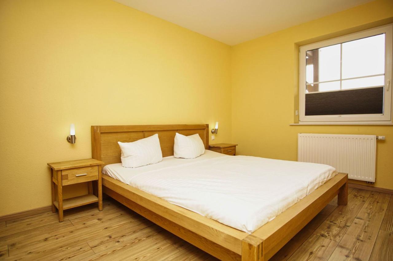 Ferienhaus De niege Wech Wohnung 02 mit Sauna- und Schwimmbadnutzung im AHOI Sellin Thiessow Exterior foto